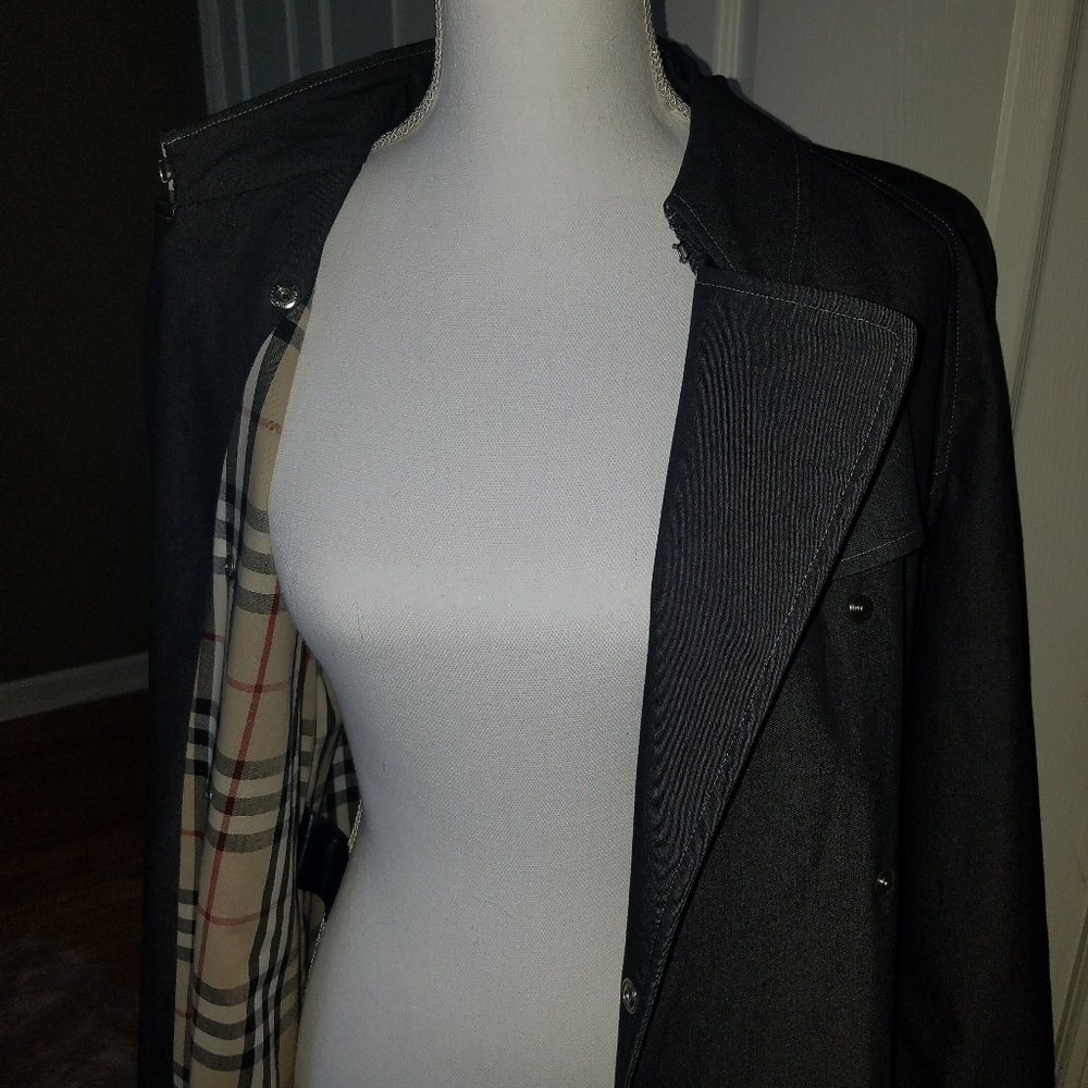 Burberry coat - Picture 5 of 7